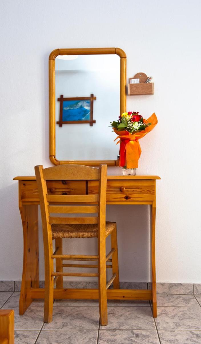 Syraina Apartments Skiathos Town Ngoại thất bức ảnh