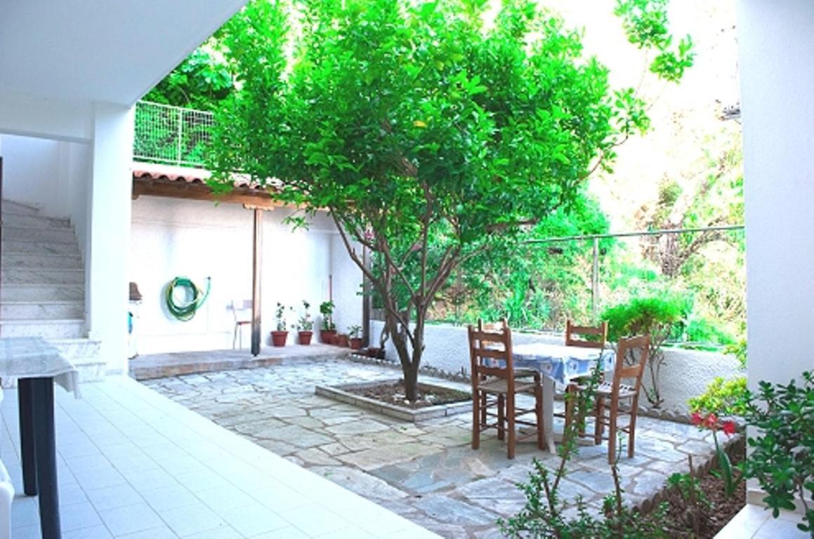 Syraina Apartments Skiathos Town Ngoại thất bức ảnh