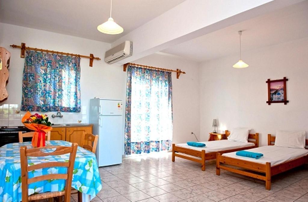 Syraina Apartments Skiathos Town Phòng bức ảnh
