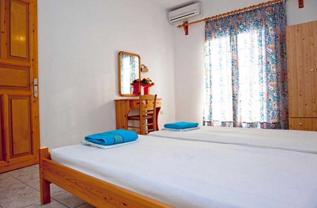 Syraina Apartments Skiathos Town Phòng bức ảnh