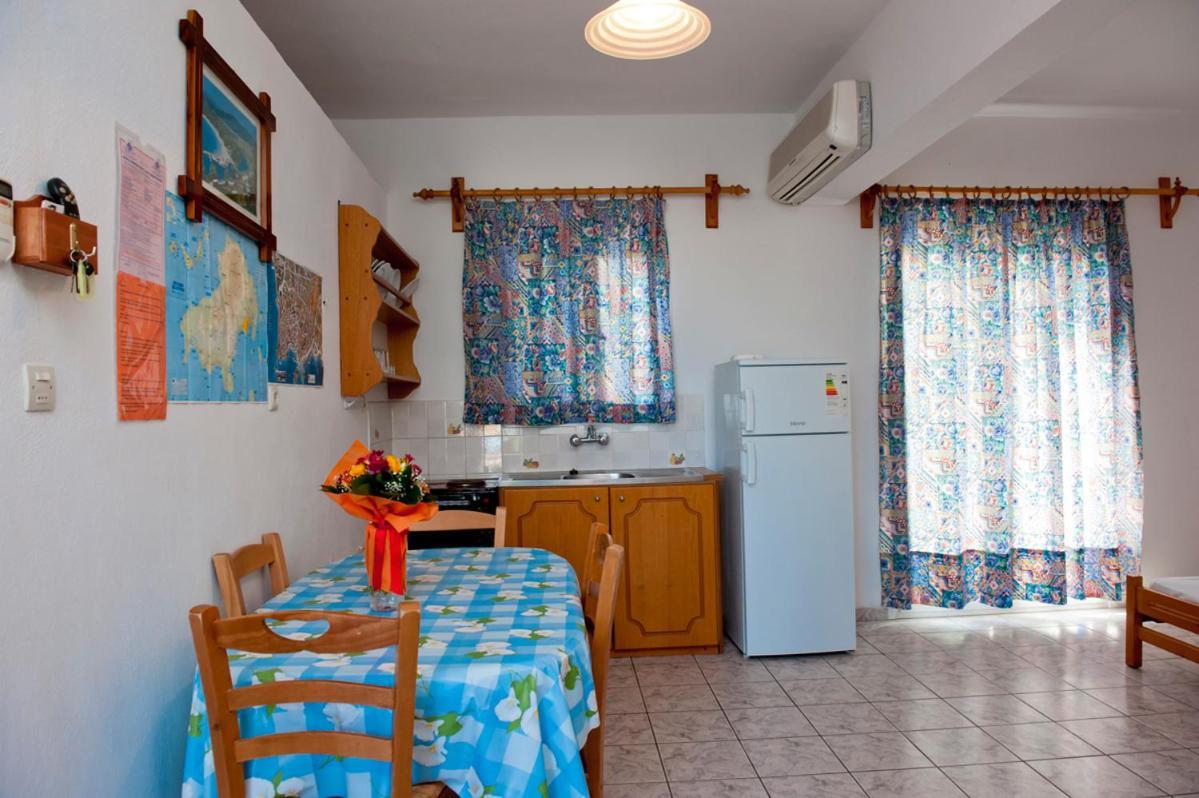 Syraina Apartments Skiathos Town Ngoại thất bức ảnh